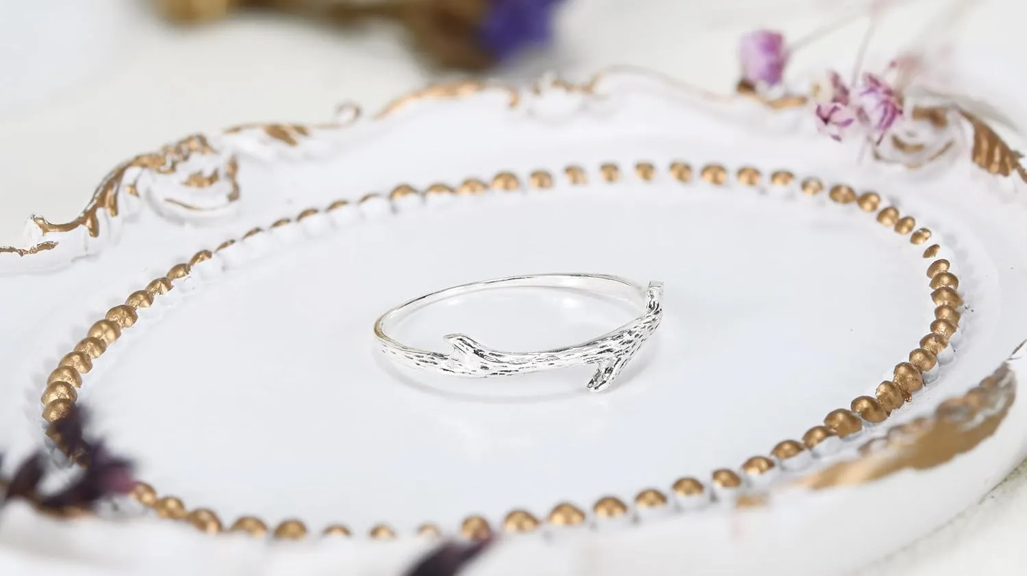 AeraVida Everyday Nature's Tree Branch Sterling Silver Ring | Delicate Women's Wedding Bands | Chic Comfort Fit Fashion Statement | Sizes 6-11