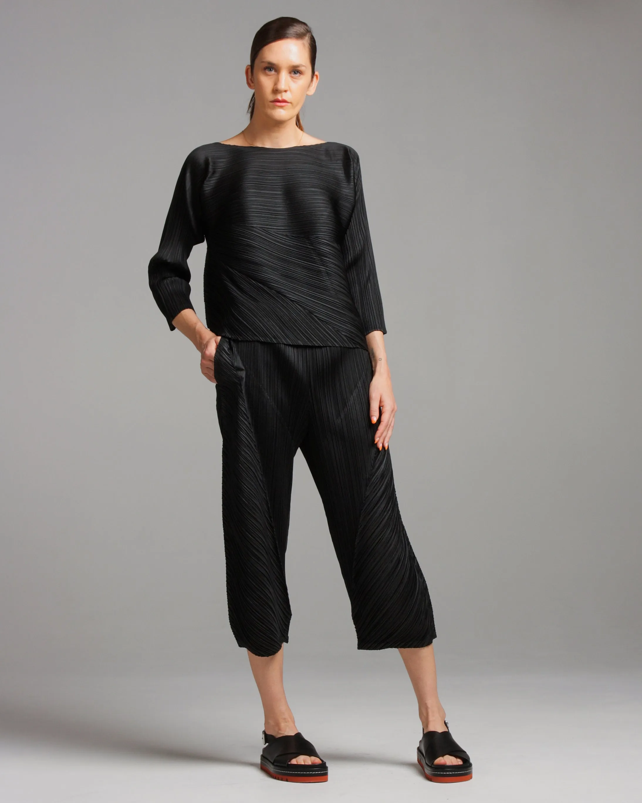 Black Diagonal Pleat Pants