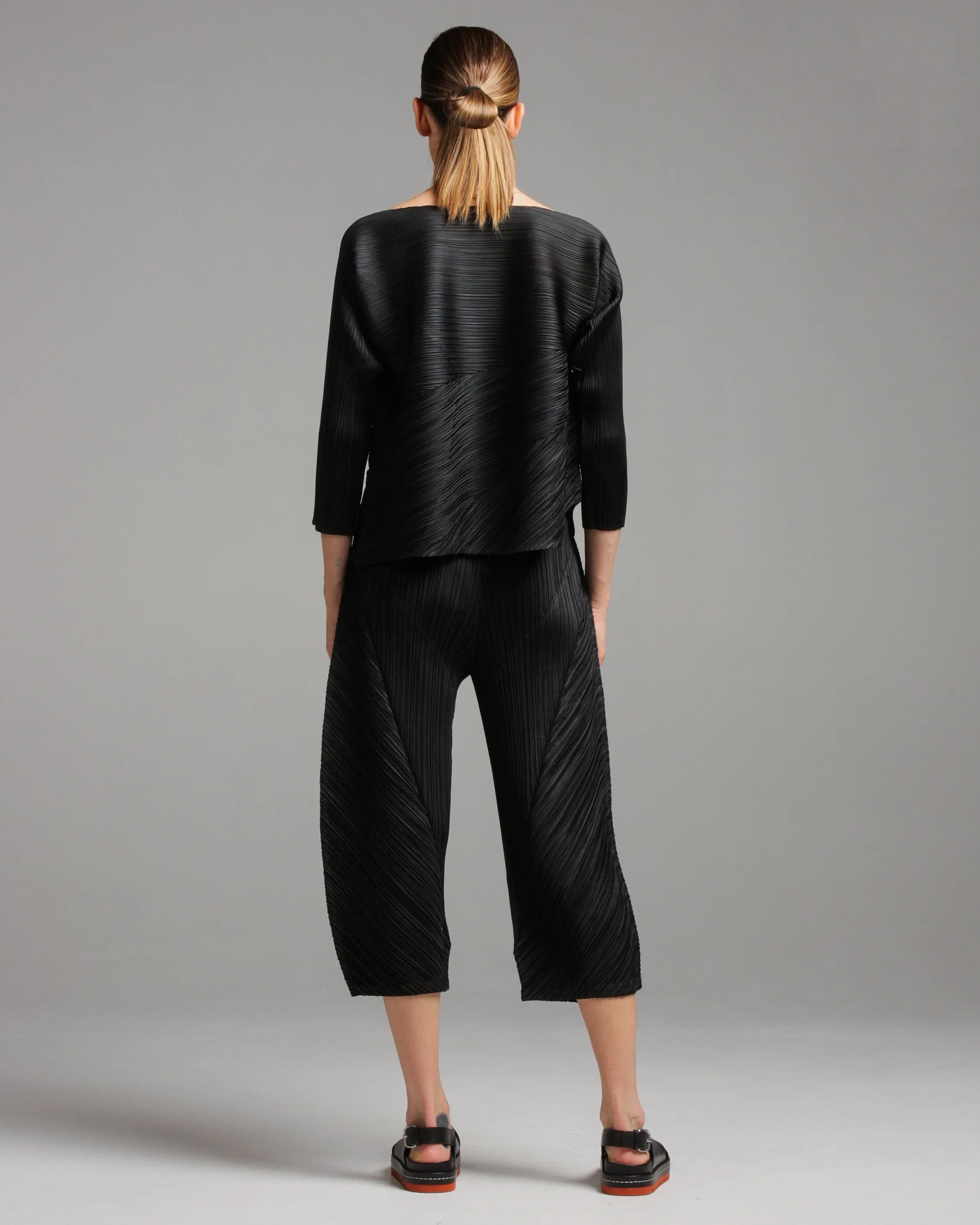 Black Diagonal Pleat Pants