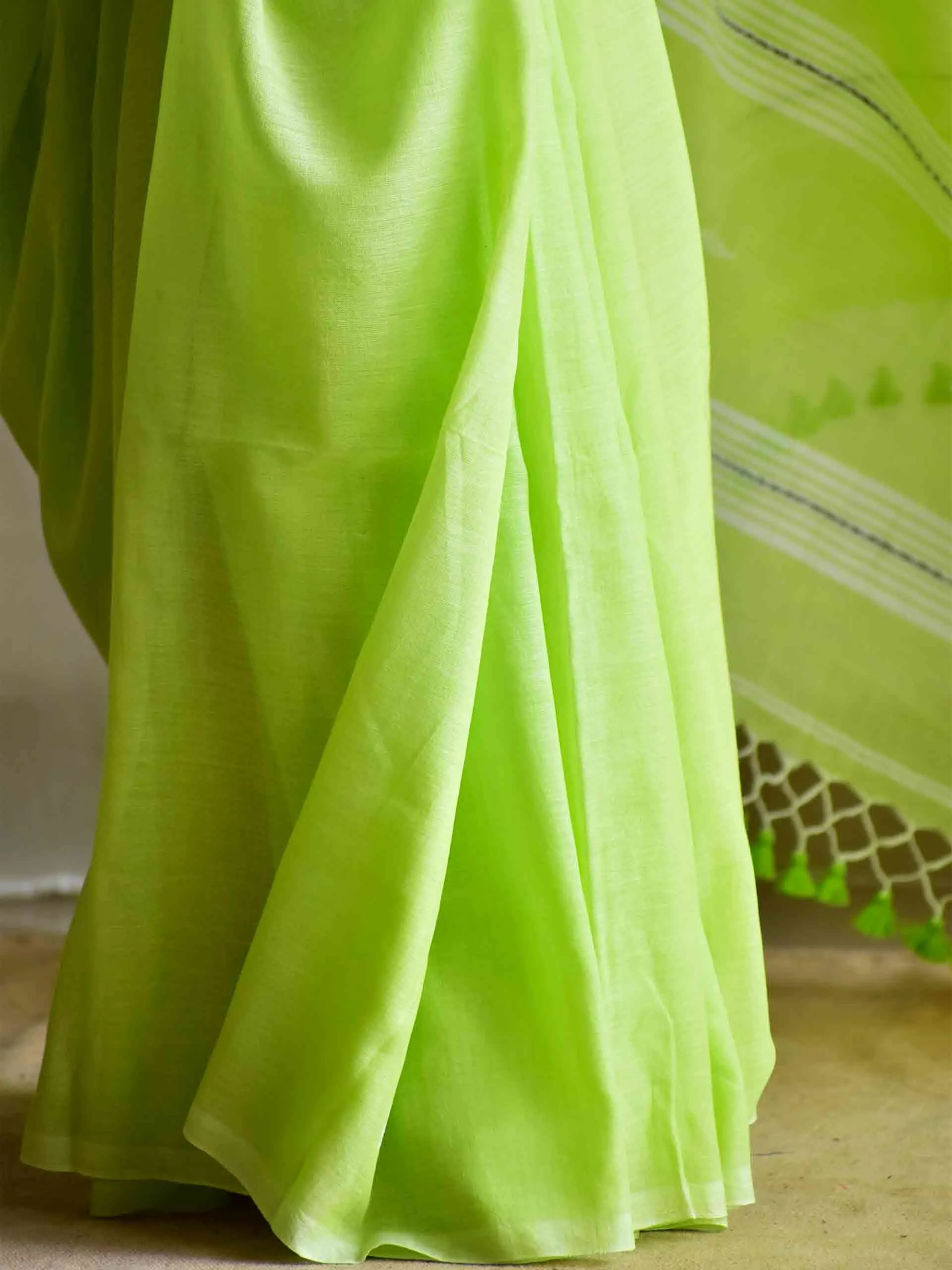 dhara - handloom Jamdani mul cotton saree