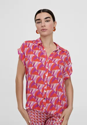 Flowing printed blouse