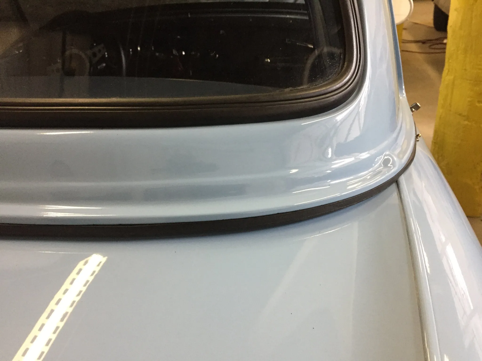 Hardtop Rear Window Seal with Lockstrip
