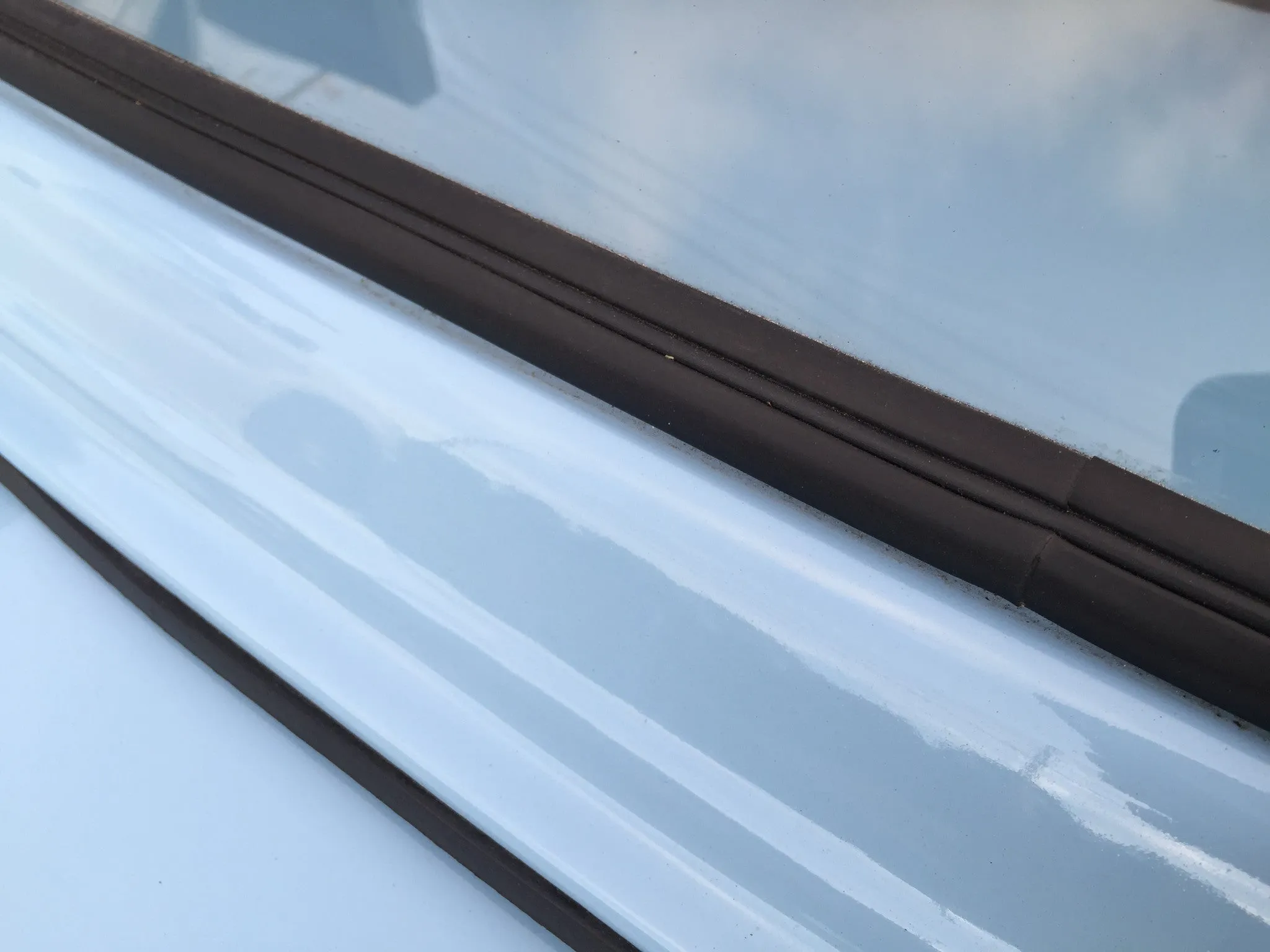 Hardtop Rear Window Seal with Lockstrip