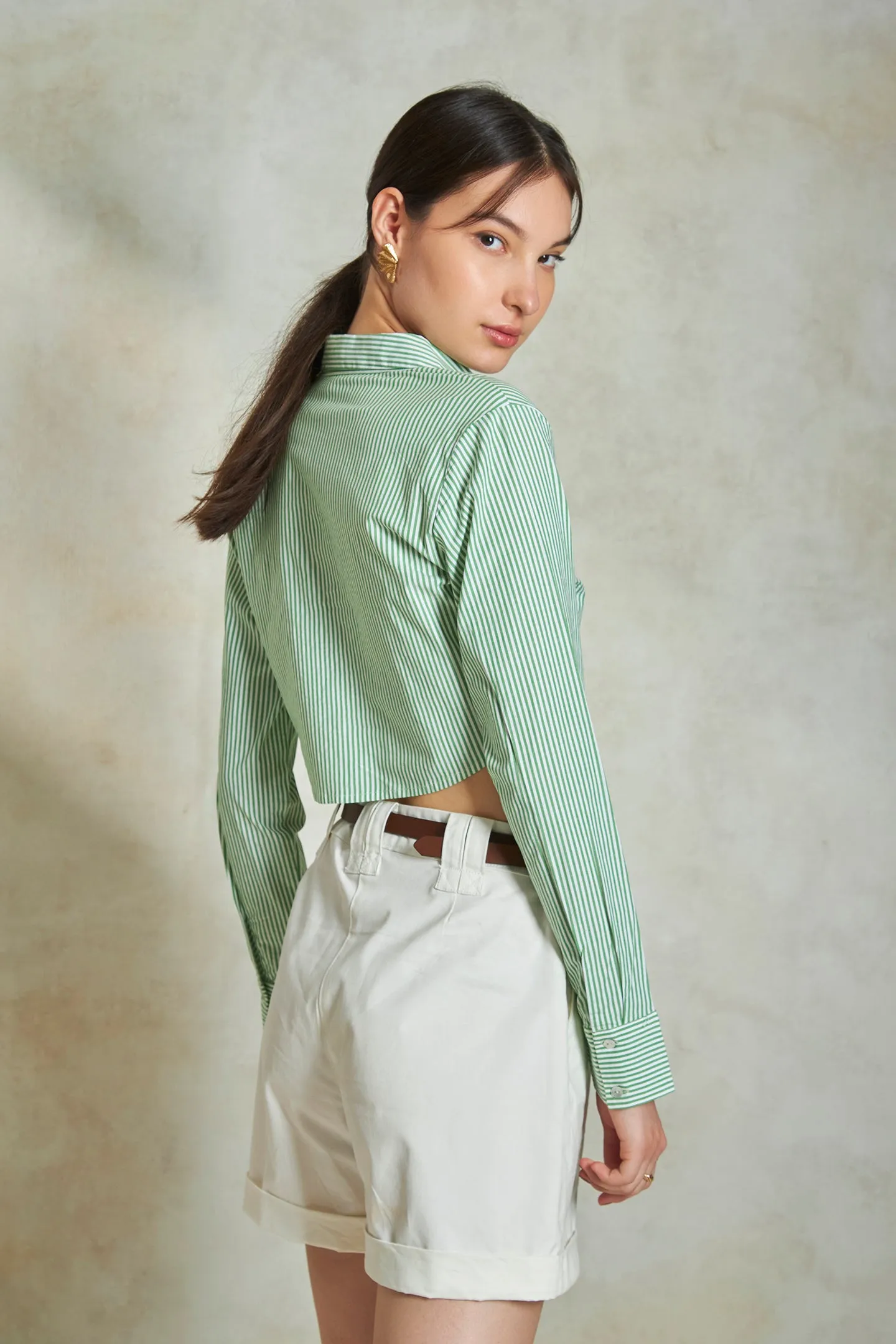 Marisa|Curved Hem Cropped Shirt