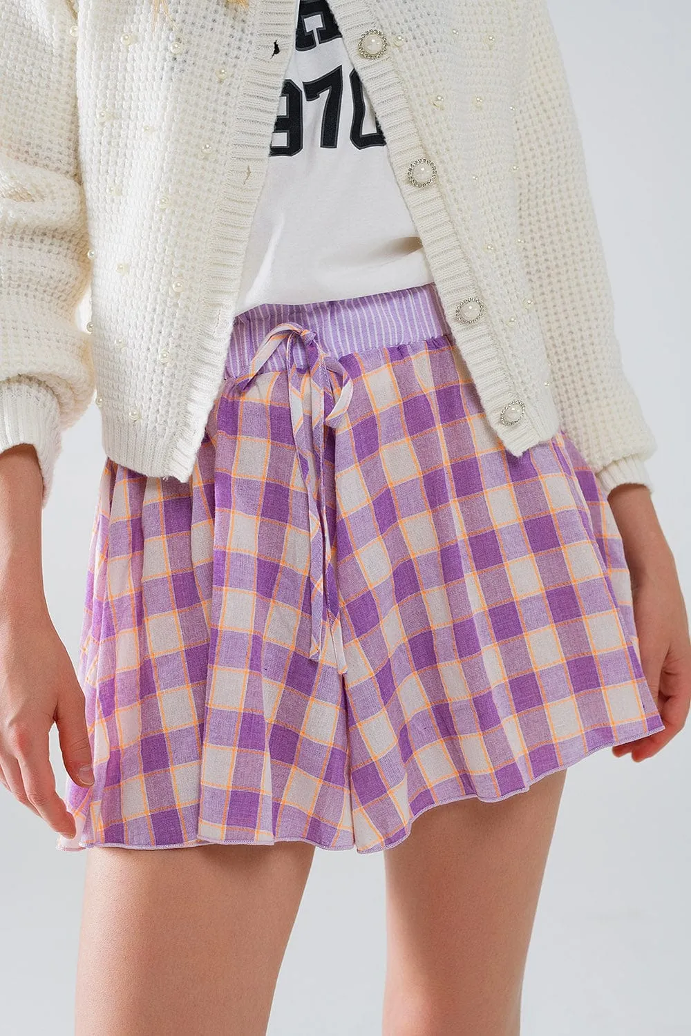 Purple Checkered Print Shorts With Tight-Fitting Waist Detail