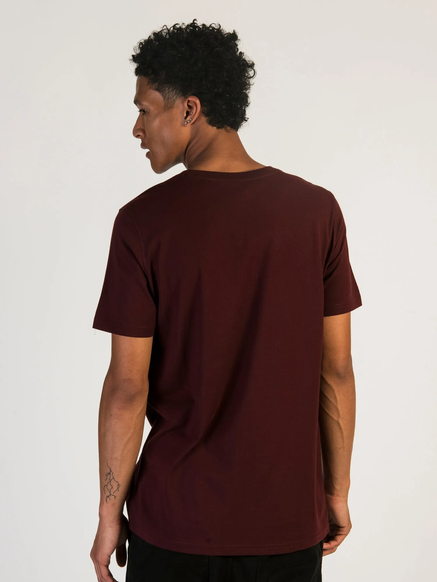 VICTOR V-NECK TEE - PORT
