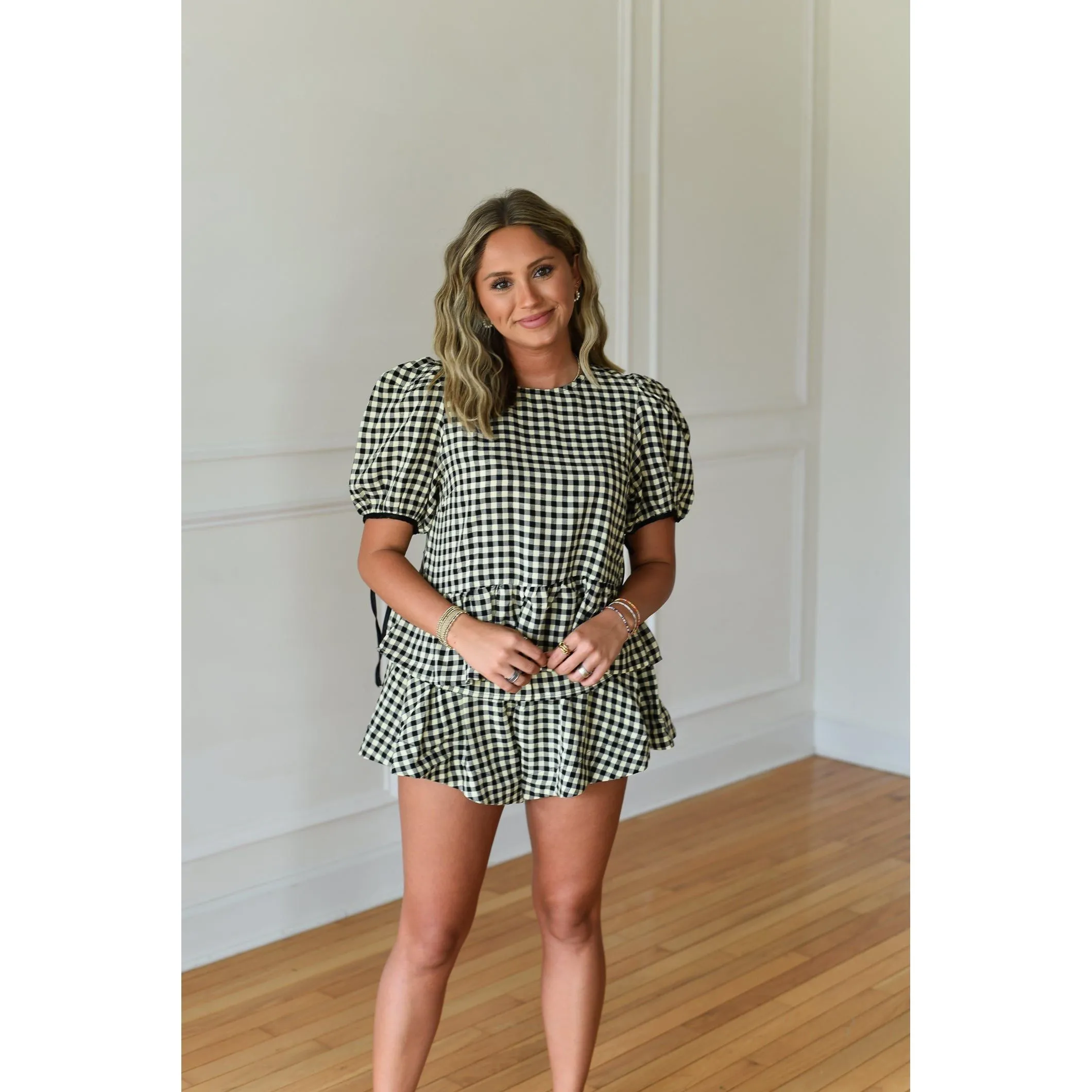 Vida Black and Cream Checkered Shorts Set